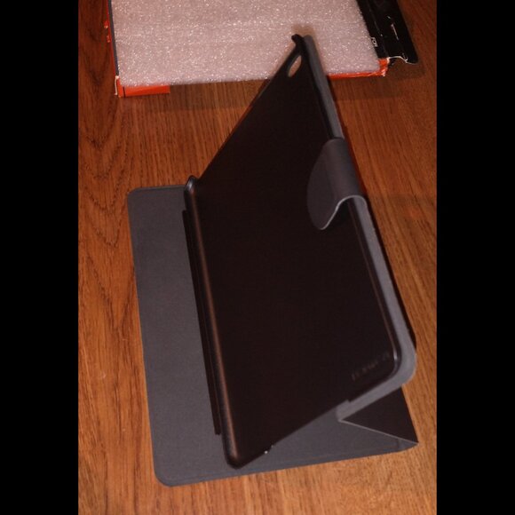 Blackweb iPad Mini 4 and 5th Gen Magnetic Folio Tablet Case - Picture 5 of 9